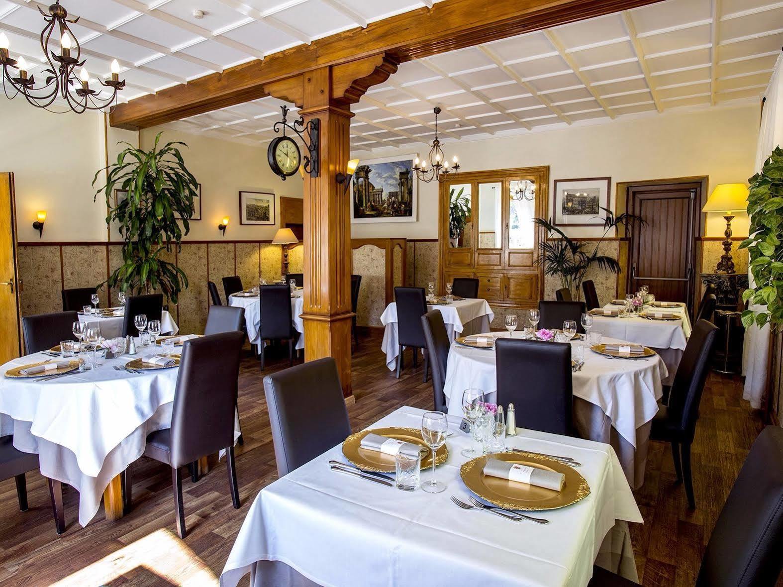 Logis Hotel Restaurant La Tete Des Faux Le Bonhomme Exterior foto